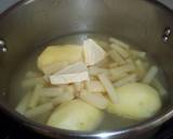 Foto del paso 3 de la receta Crema de patatas con espárragos, jamón york y serrano