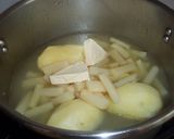 Foto del paso 3 de la receta: Crema de patatas con espárragos, jamón york y serrano