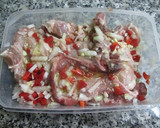 Foto del paso 5 de la receta: Costeletas de cerdo y verduras maceradas