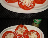 Foto del paso 2 de la receta: Ensalada de tomate con anchoas, queso y aceitunas