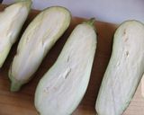 Foto del paso 1 de la receta: Berenjenas rellenas con huevo a la plancha