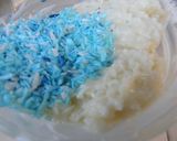Foto del paso 3 de la receta: Magdalenas de coco celeste y blanca