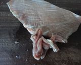 Foto del paso 1 de la receta: Arroz con secreto y gambas