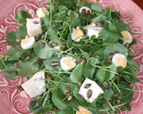 Foto del paso 6 de la receta: Ensalada de berros con gorgonzola y huevitos de codorniz