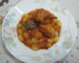 Foto del paso 7 de la receta: Ñoquis con presas de pollo sin piel en salsa de tomates