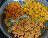 Foto del paso 3 de la receta: Arroz naranja con calabaza, zanahorias y batata