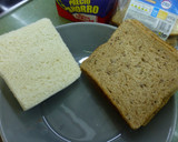 Foto del paso 1 de la receta: Tostadas con piñones, pasas, frutos secos, para desayunos y meriendas