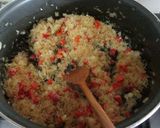 Foto del paso 2 de la receta: Arroz blanco con salchichas en salsa de tomate