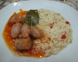 Foto del paso 9 de la receta: Arroz blanco con salchichas en salsa de tomate