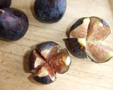 Foto del paso 3 de la receta: Higos y aguacates con vinagre de manzana y zumo de arándanos