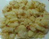 Foto del paso 1 de la receta: Patatas a lo pobre con morcillas y huevos rotos