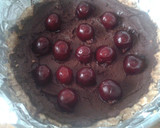 Foto del paso 4 de la receta: Tarta fácil de chocolate con cerezas sin horno
