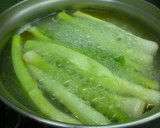 Foto del paso 1 de la receta: Ensalada templada de puerros
