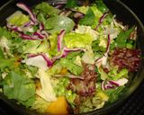 Foto del paso 1 de la receta: Ensalada con nueces, melocotón y virutas de queso