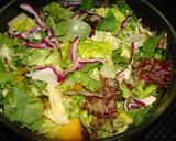 Foto del paso 1 de la receta: Ensalada con nueces, melocotón y virutas de queso