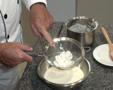Foto del paso 3 de la receta: Tarta de queso cremoso con frambuesas