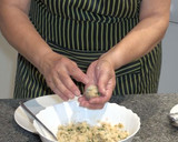 Foto del paso 4 de la receta: Albóndigas de bacalao en salsa tradicional