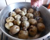 Foto del paso 2 de la receta: Papas arrugadas con mojo picón