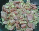 Foto del paso 2 de la receta: Calabacines con salchichas de queso gratinados