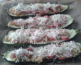 Foto del paso 3 de la receta: Calabacines con salchichas de queso gratinados