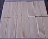 Foto del paso 1 de la receta: Lacitos de hojaldre con almendra crocanti