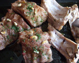Foto del paso 6 de la receta: Costillas de cerdo asadas al ajo y perejil