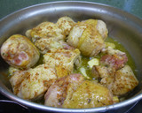 Foto del paso 1 de la receta: Pollo a las finas hierbas con patatas