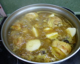 Foto del paso 3 de la receta: Pollo a las finas hierbas con patatas