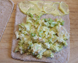 Foto del paso 5 de la receta: Arrolladitos de atún con lechuga y mayonesa