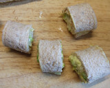 Foto del paso 6 de la receta: Arrolladitos de atún con lechuga y mayonesa