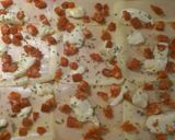 Foto del paso 2 de la receta: Huevos fritos con chorizo en pizza