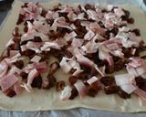 Foto del paso 1 de la receta: Empanada de queso, dátiles y bacon