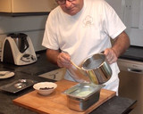 Foto del paso 5 de la receta: Helado de menta con chocolate casero