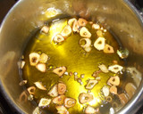 Foto del paso 1 de la receta: Bacalao al pil pil con crema de pimiento rojo