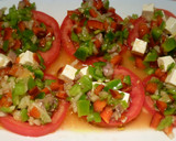Foto del paso 2 de la receta: Ensalada de tomates con pimientos y queso