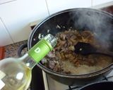 Foto del paso 3 de la receta: Polenta con salsa de menudos de pollo