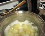 Foto del paso 1 de la receta: Ensalada de papas con aderezo especial de cilantro y jengibre