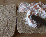 Foto del paso 4 de la receta: Sándwiches para aperitivo de salmón ahumado y queso