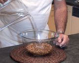 A picture of step 2 of Horchata de Chufa.