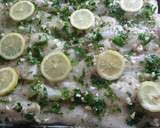 Foto del paso 4 de la receta: Merluza sobre patatas al limón