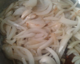 Foto del paso 1 de la receta: Lomo encebollado en plato combinado