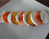 Foto del paso 4 de la receta: Ensalada refrescante de nectarina, mozzarella y tomate