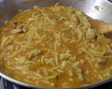 Foto del paso 4 de la receta: Fideos a la cazuela con costilla de cerdo y toque de almendra