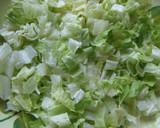 Foto del paso 1 de la receta: Ensalada de pollo con zanahorias y guisantes