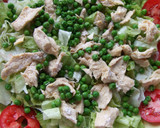 Foto del paso 4 de la receta: Ensalada de pollo con zanahorias y guisantes