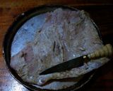 Foto del paso 2 de la receta: Matambre de vaca tiernizado al verdeo con papas españolas