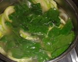 Foto del paso 2 de la receta: Crema de zucchini y espinacas