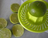 Foto del paso 3 de la receta: Chupito de lima con limón confitado
