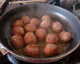 Foto del paso 2 de la receta: Albóndigas con salsa de almendras fritas