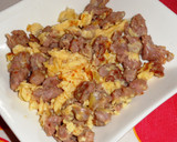 Foto del paso 4 de la receta: Revuelto de salchichas y huevo